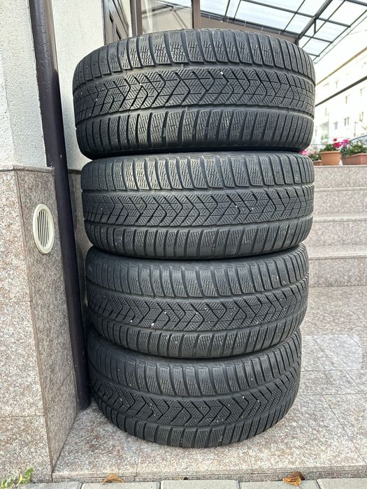 Set 4 anvelope de iarna BMW X5 / X6 * Pirelli runflat 275/45/20