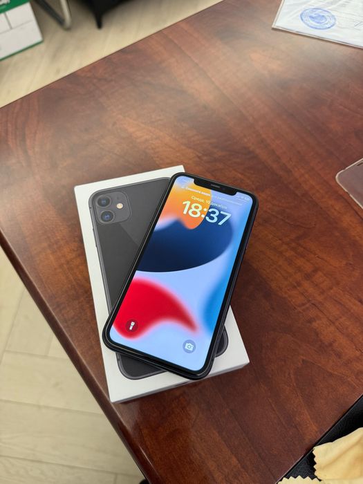 IPhone 11 телефон