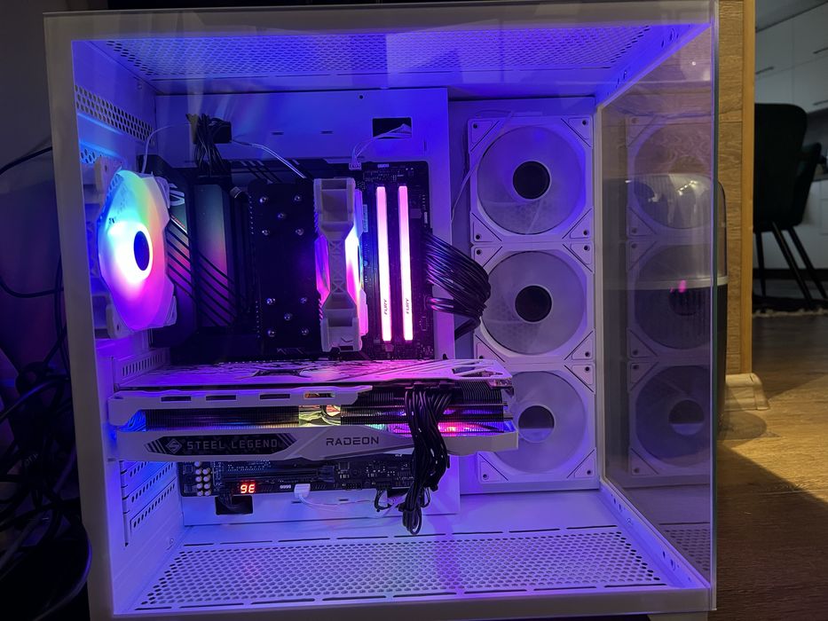 Геймърски компютър Ryzen 7 5800x + Rx 7800 XT 16GB - 32GB RAM