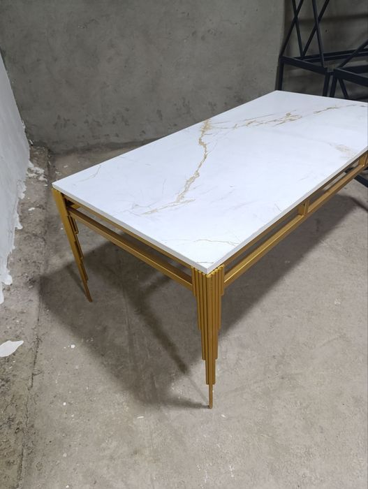 Jurnalniy stol loft