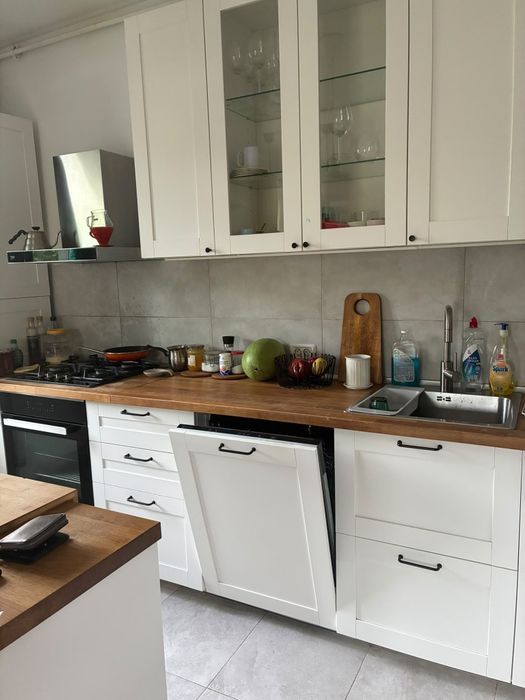 Proprietar inchiriez apartament 3 camere cu curte proprie si foisor Grivita / 1 Mai