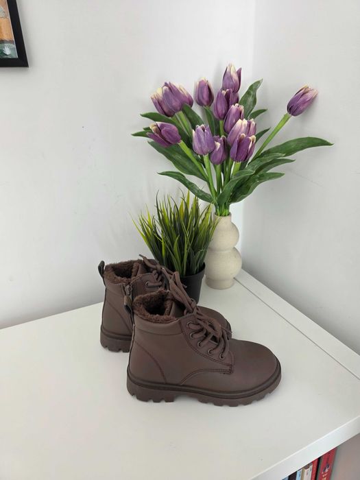 Нови ботуши, номер 30