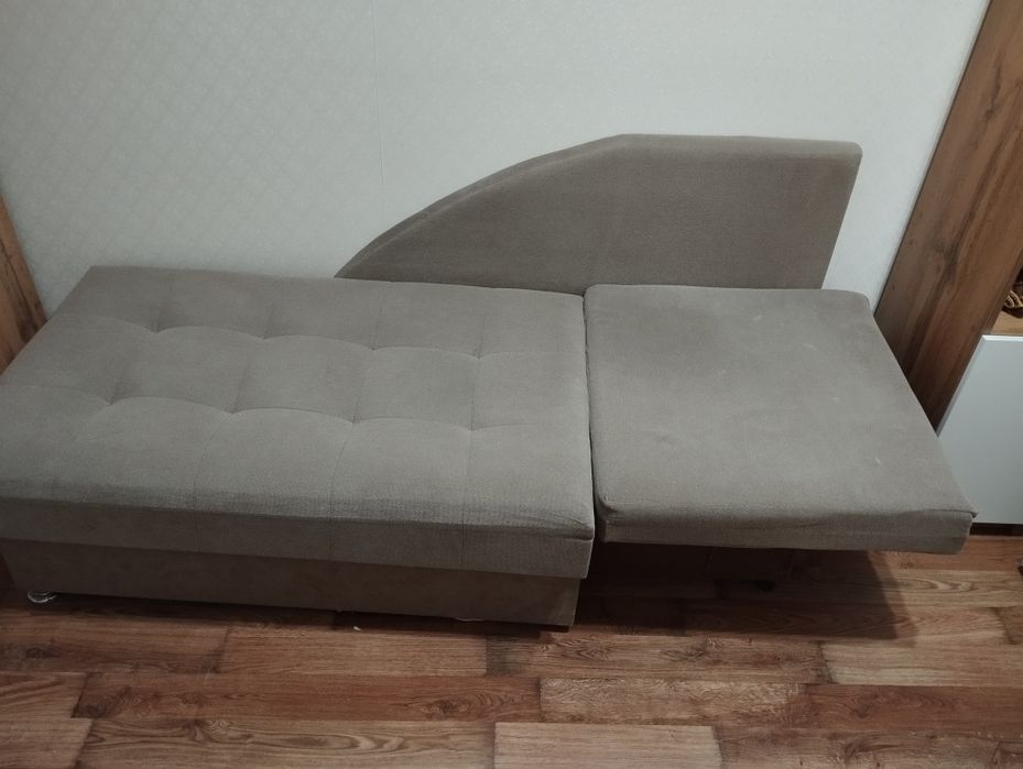 Мини - диван -кровать ,под рост до 180 см
