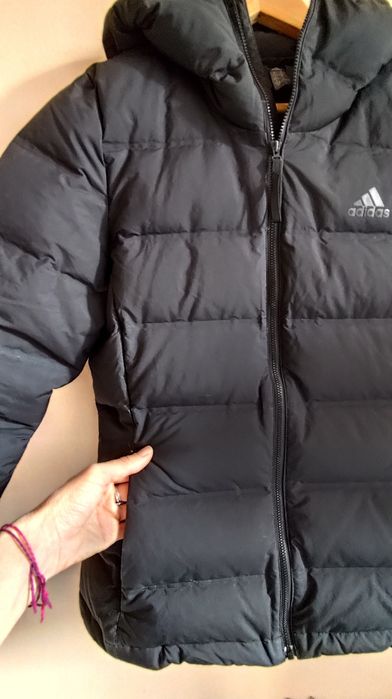 Пухенка Adidas Helionic down