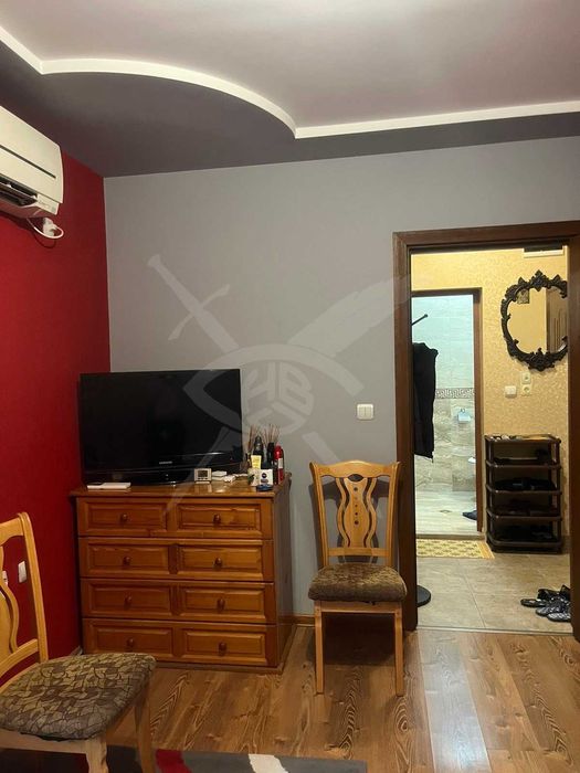 Продава се Двустаен апартамент в Пазарджик, Център - 68 кв.м за 1192 €/кв.м - Снимка #3