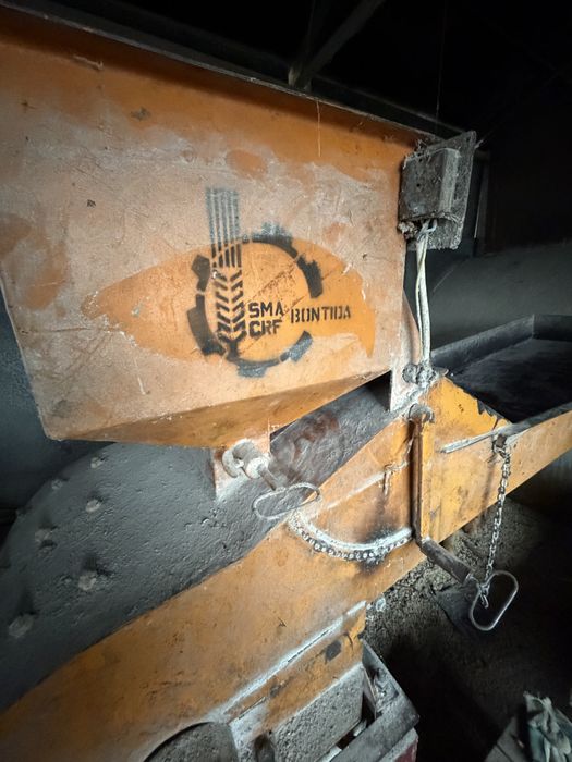 Vand moara pentru animale