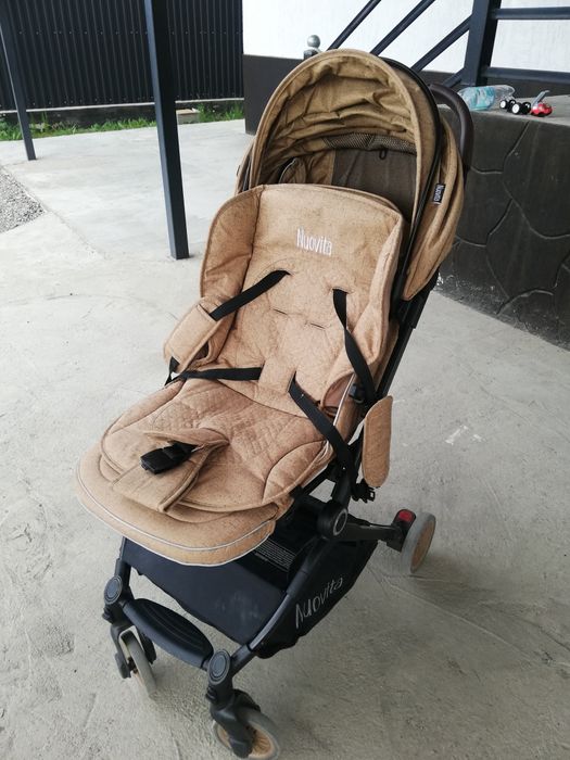 Детская прогулочная коляска