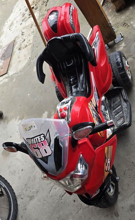 детски мотор с аклуматор