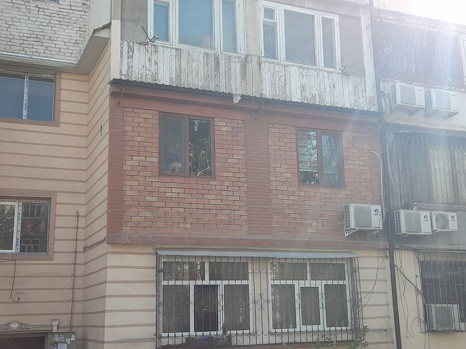 Kelishsak IPOTEKAGAYAM beraman 2 xonali uy sotiladi 3xona qilingan.