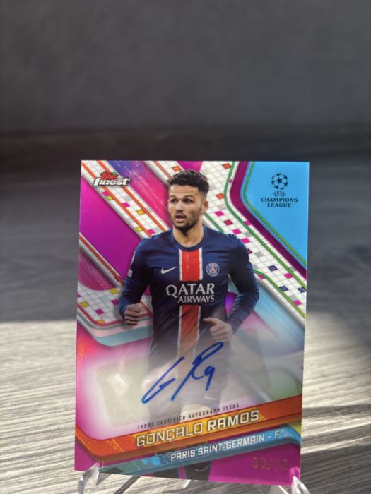 Topps Футболни карти с автограф/номерирани