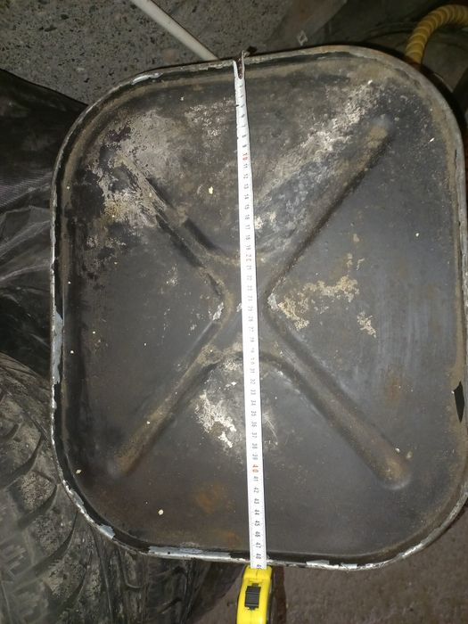 Продам бензобак 20.тысич