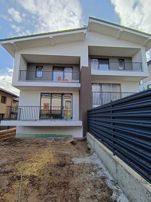 PF vand Casa/Duplex Floresti, strTauti, 174 mp utili,zona parc Poligon