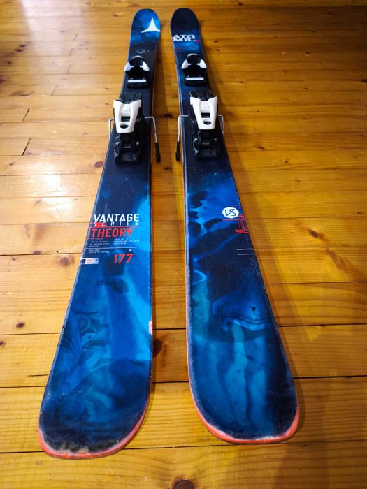 Ски Atomic vantage