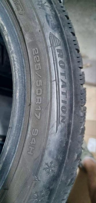 Dunlo и Michelin - Всесезонни гуми 225/50 R17 Dunlo и Michelin