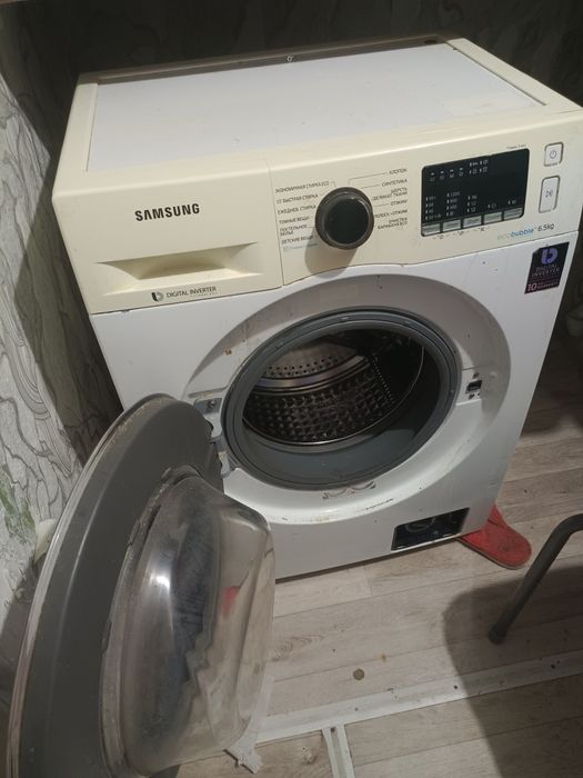 Продам стиральную машину..