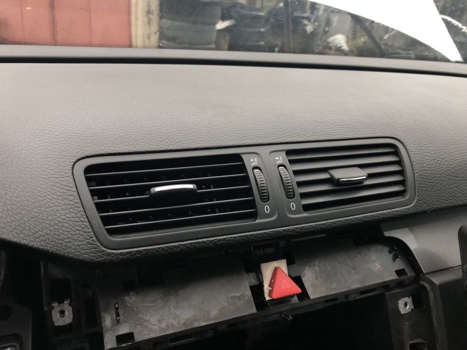 Plansa Bord Vw Passat B6 neagra B7 Cc 2005-2014