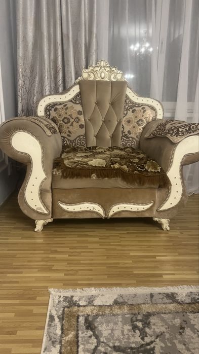 Продам кресла  2 шт