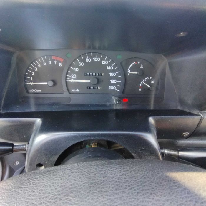 Neksiya avtomobili srochno sotiladi