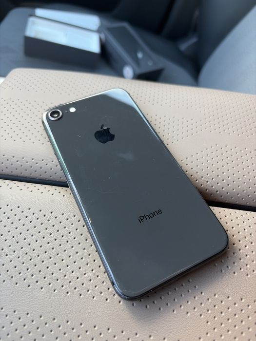 Продам iPhone 8 в рабочем состоянии