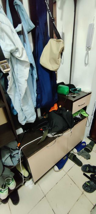 Прихожая шкаф полки