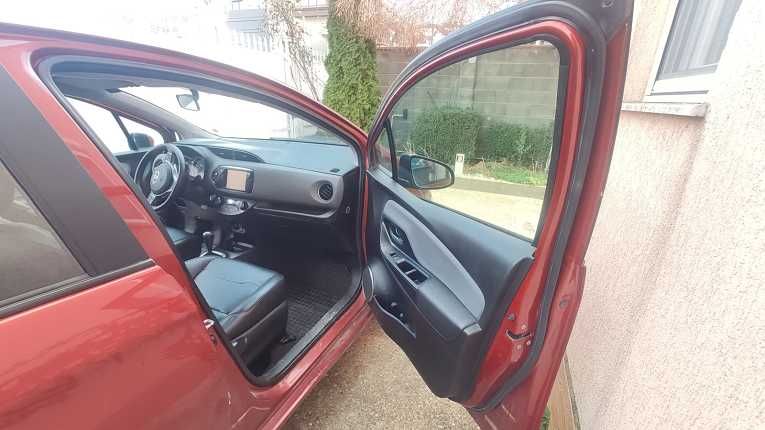 Продавам Toyota Yaris SwissTrend + Газова уредба