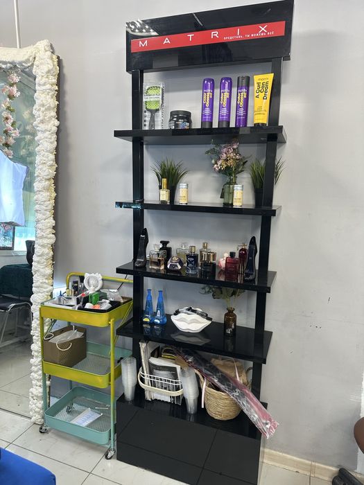 Витринные полки для салона