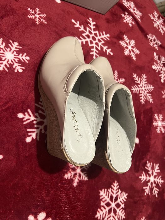 Saboti crem, marime 38