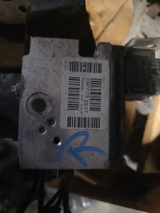 Ford Mustang 4000 кубика ABS-7R33-2C353-AD.
