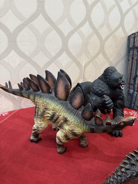 Продам игрушки динозавры