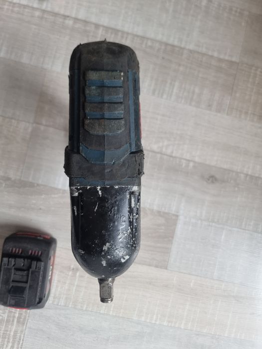 Ударен гайковерт BOSCH GDS 18V Li - HT и батерия 5А