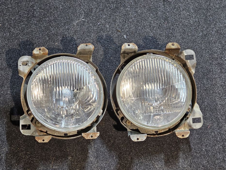 set faruri hella volkswagen transporter t3

stare buna
*se ofera bonus