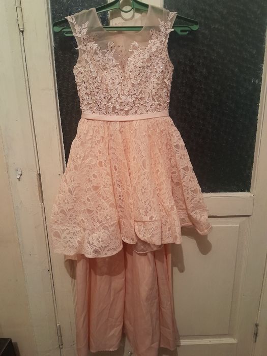 Розовое платье для девушек