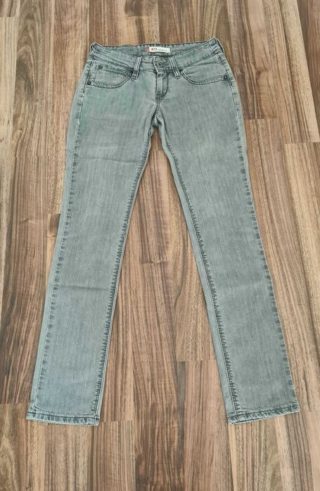 Blugi gri Levi's