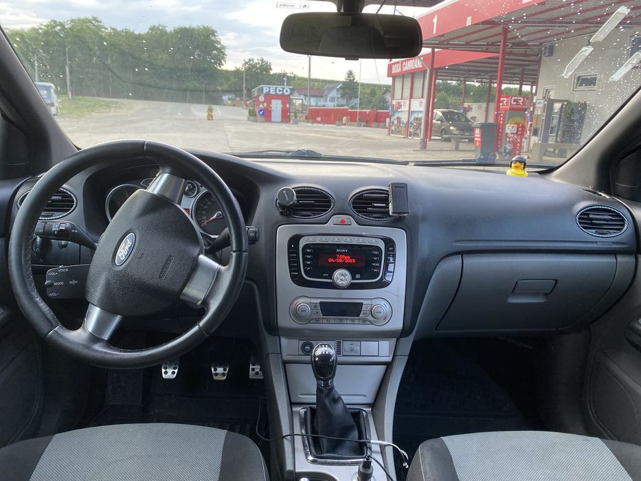 Ford focus 2 1,6 benzina