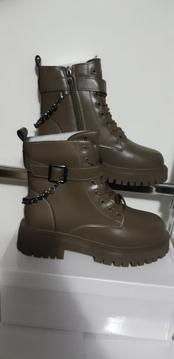 Ghete pentru damă îmblănite și impermeabile de iarnă