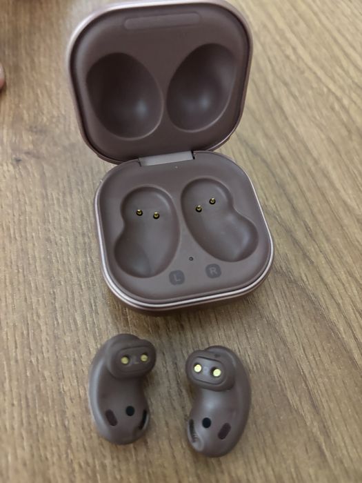Наушники Samsung Galaxy Buds Live