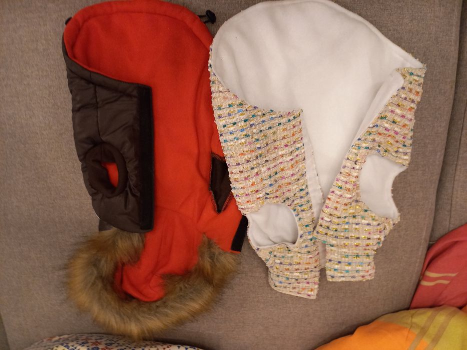 Lesa, zgarda si hainute catei