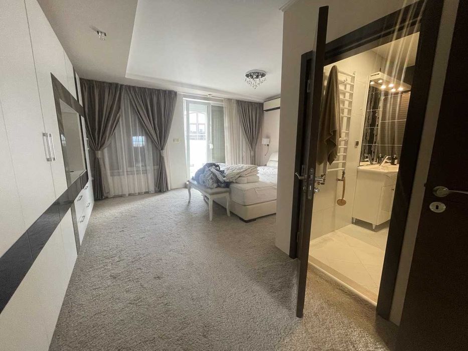 Дава се под наем Тристаен апартамент в София, Център - 90 кв.м за 1400 € - Снимка #3