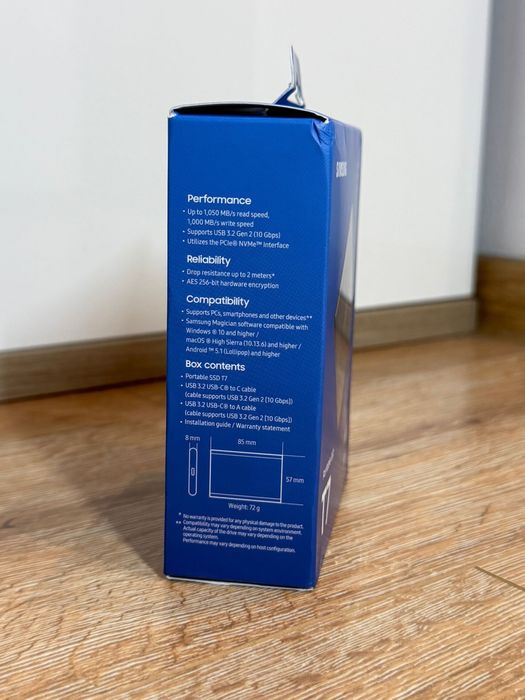 SSD Portabil Samsung T7 / 2 TB Memorie / NOU