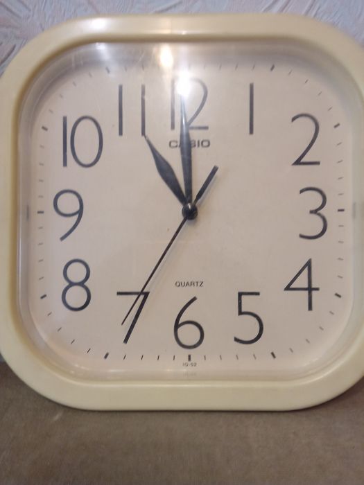 Продам настенные часы