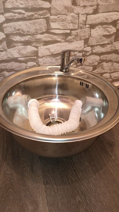 Кухненска мивка със смесител