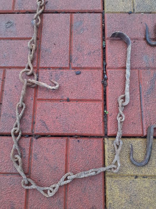 Вериги за огнище , ръжени за жар и ченгели за дране.