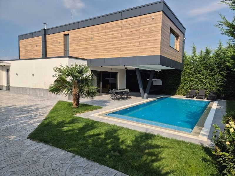 Луксозна къща в Марково с басейн