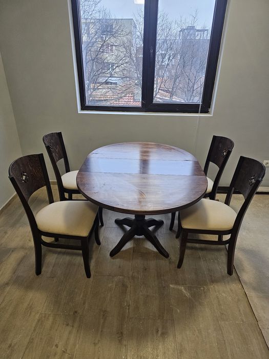 Масивна маса за хранене с 4 стола