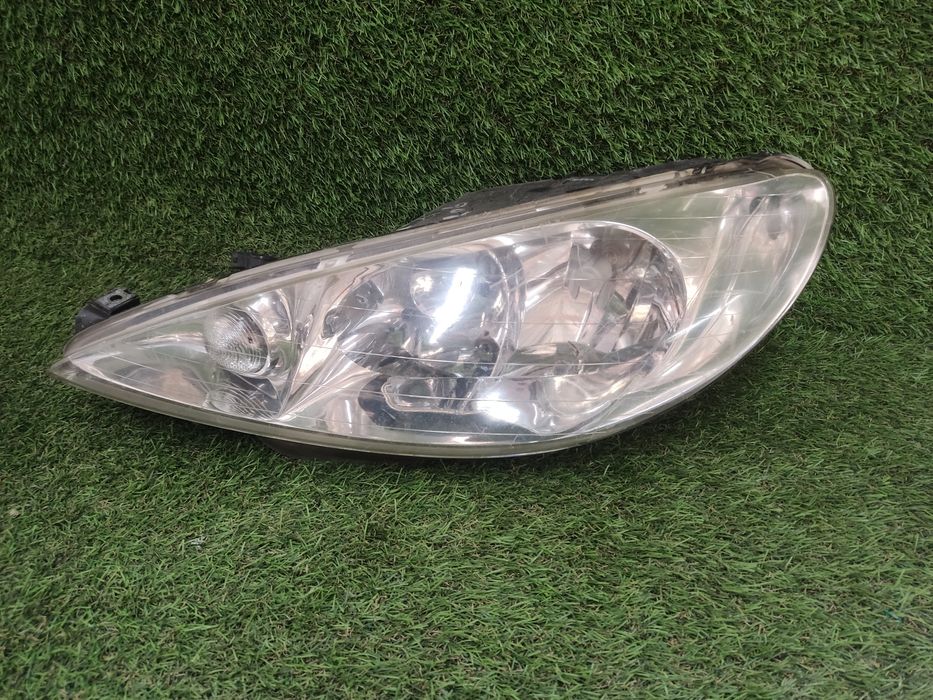 Фары Peugeot 206