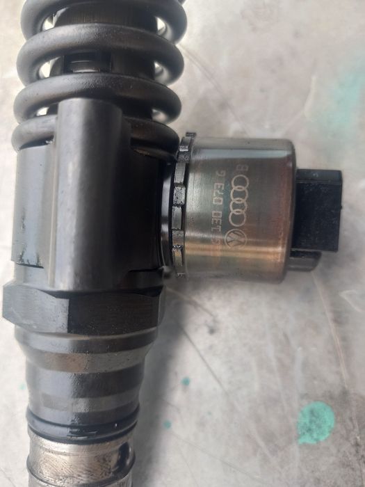 Дюзи Audi A4 B7 2.0tdi