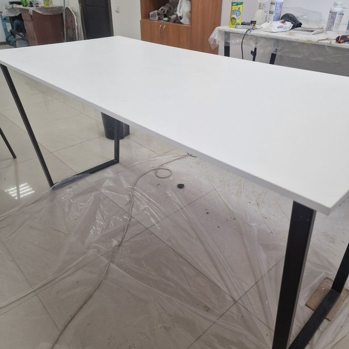 Продам стол  в отличном состоянии