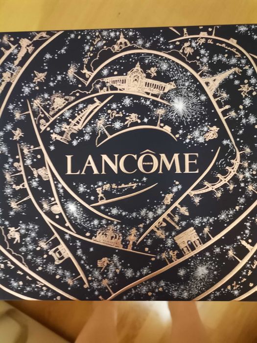 Комплект парфюм La Vie Est Belle