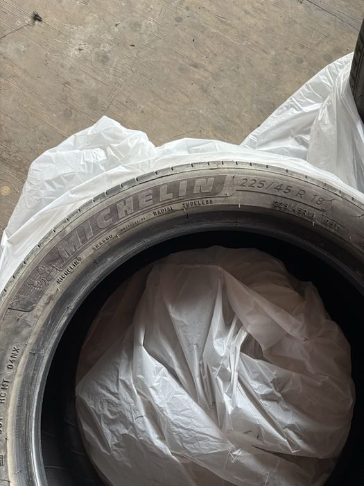 Anvelope Michelin de vară R18 225/45 x2 , 255/40 x2