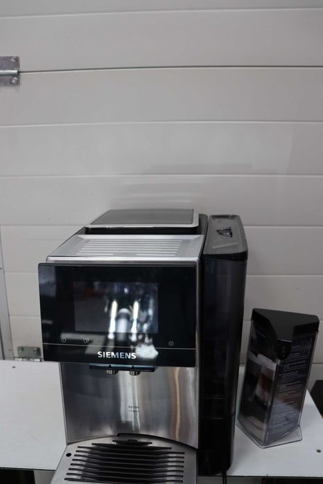 Siemens автоматична кафемашина EQ700 Integral, Голям цветен TFT дисплей, 36 топли и студени напитки, Студено приготвяне, Управление чрез приложение